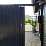 Charming Summer House Near بيت للعطل *