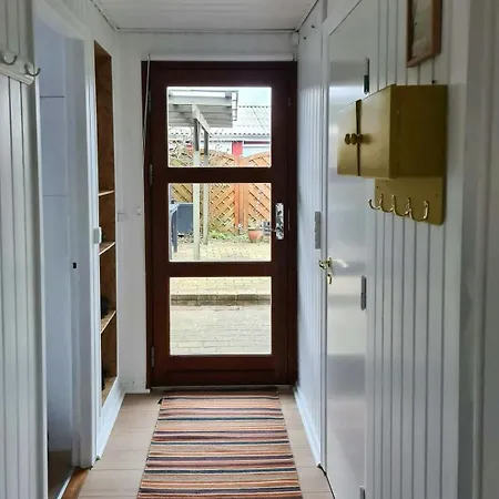 Charming Summer House Near Hébergement de vacances