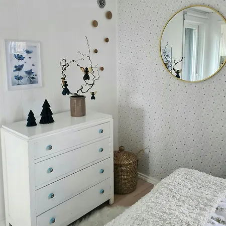펜션 Charming Summer House Near