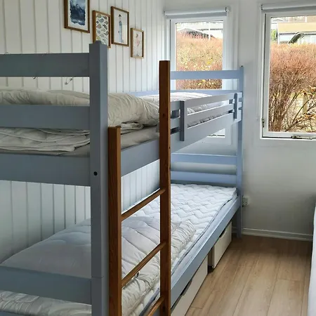펜션 Charming Summer House Near 아벤라
