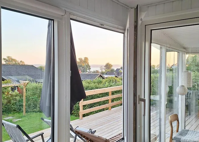 Charming Summer House Near 펜션